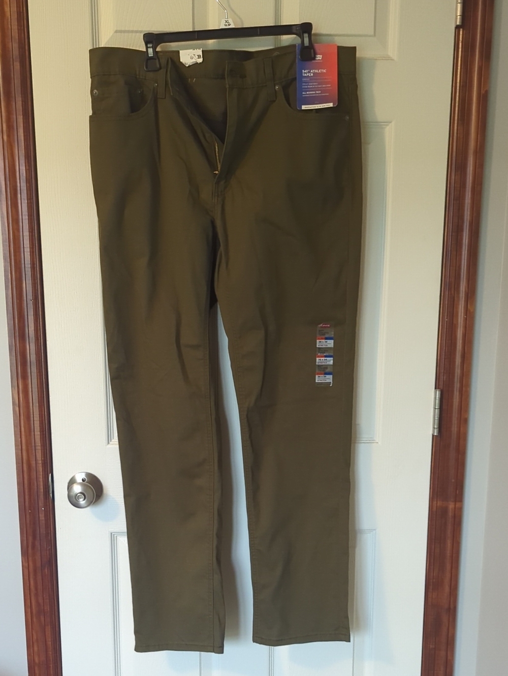 Levi's Olive Green Chinos Straight Fit